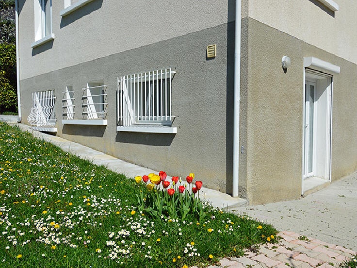 Vue extrieure du studio meubl pour 1  2 personnes chez l'habitant,  Saint-Ismier, valle du Grsivaudan, prs de Grenoble